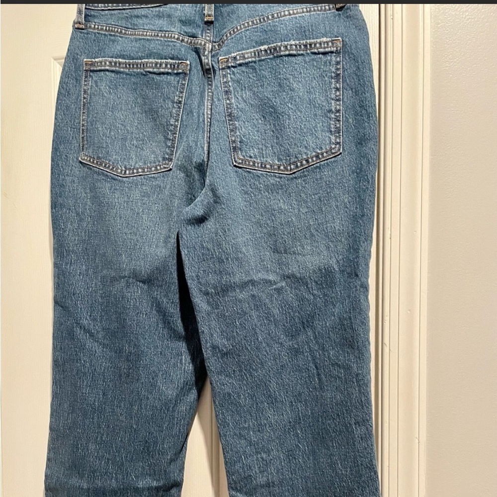 Universal Thread distressed women’s boyfriend fit jeans size 12/31r - Picture 3 of 4